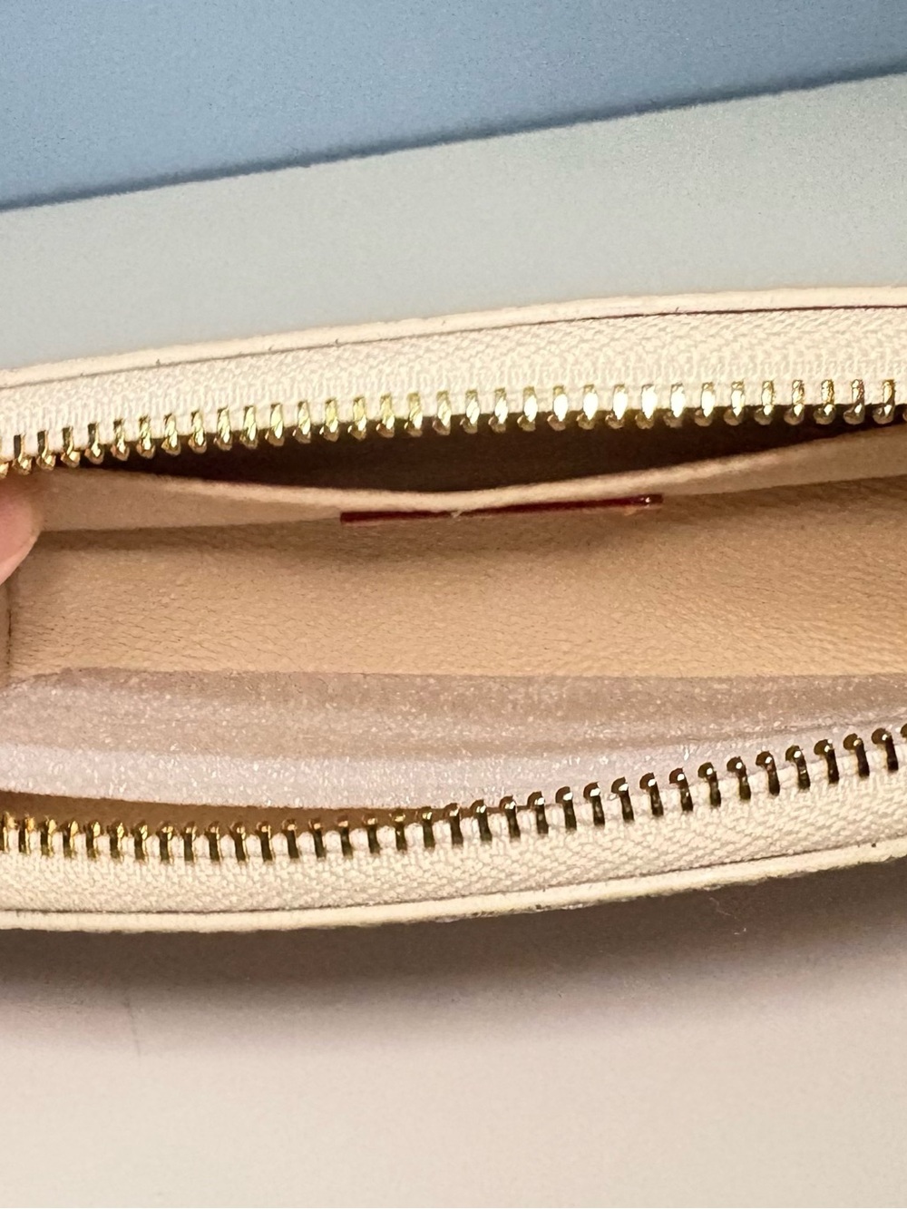 Louis Vuitton Pouch GM White Canvas/Leather - Picture 6 of 11